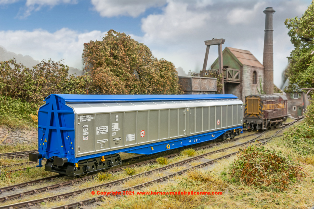 5026 Heljan IWB Cargowaggon number 33 80 279 7 604 in Silver and Blue livery